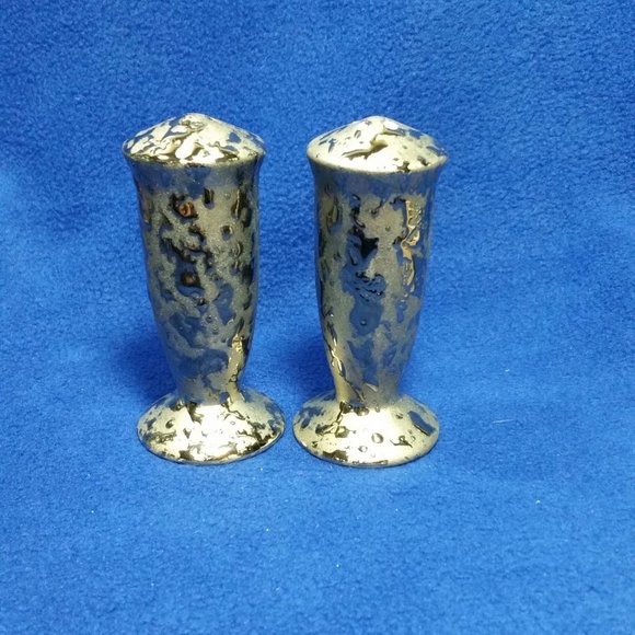 Weeping Gold Salt and Pepper Shaker Set 1940's MCM Weeping Gold Over Porcelain - Picture 3 of 10